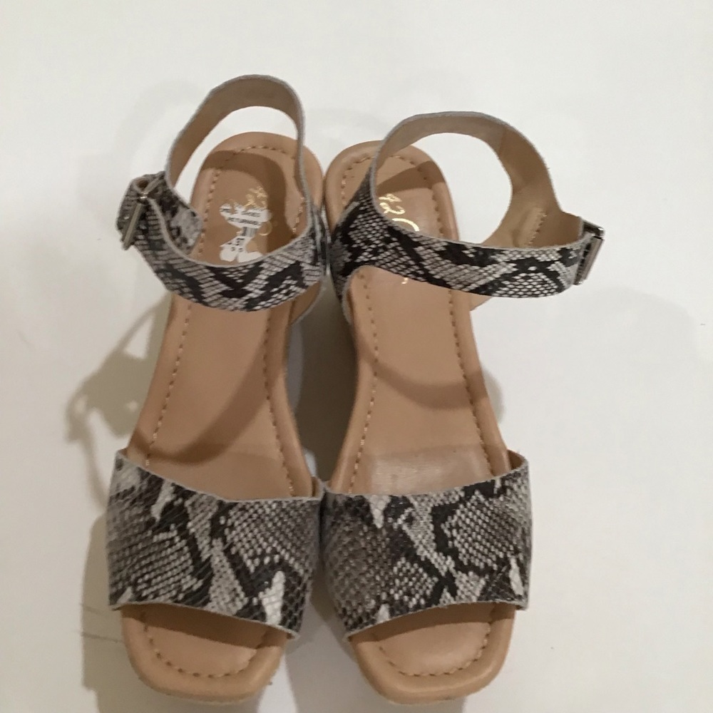 42 gold Platform espadrille  reptile animal style leather sandals platforms 9.5